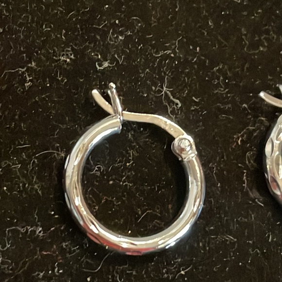 0.75” solid sterling silver open hoop hinged latch back earrings marked 925 - Picture 5 of 13